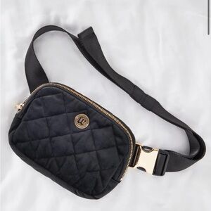 5/$25!! Black Quilted Crossbody Bag